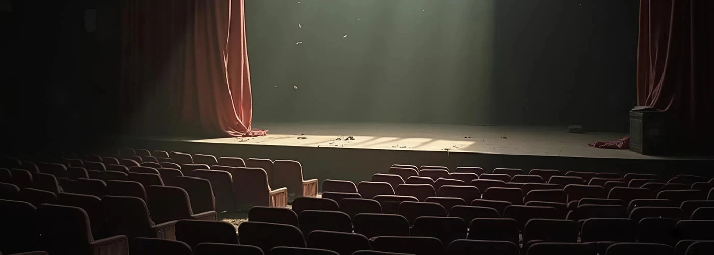 Постер Театральная гостиная Солёная ворона в Калининграде